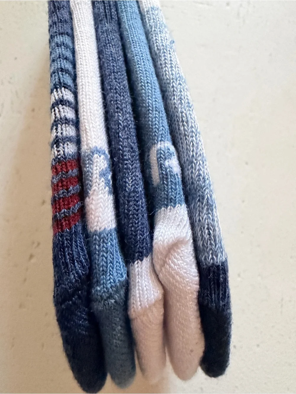 Quiksilver Men’s Size 6-12 No Show Socks. 5 Pairs. Multicolor. New with Tags.